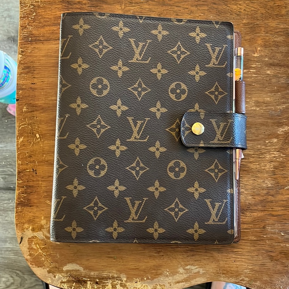 Louis Vuitton GM monogram planner